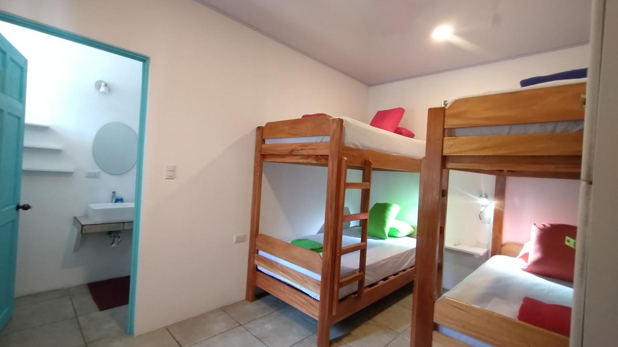 Casajungla Hostel Jacó Eksteriør billede